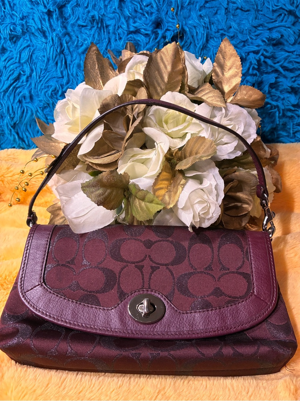 Coach Turnlock Shoulder Bag in Burgundy very unique